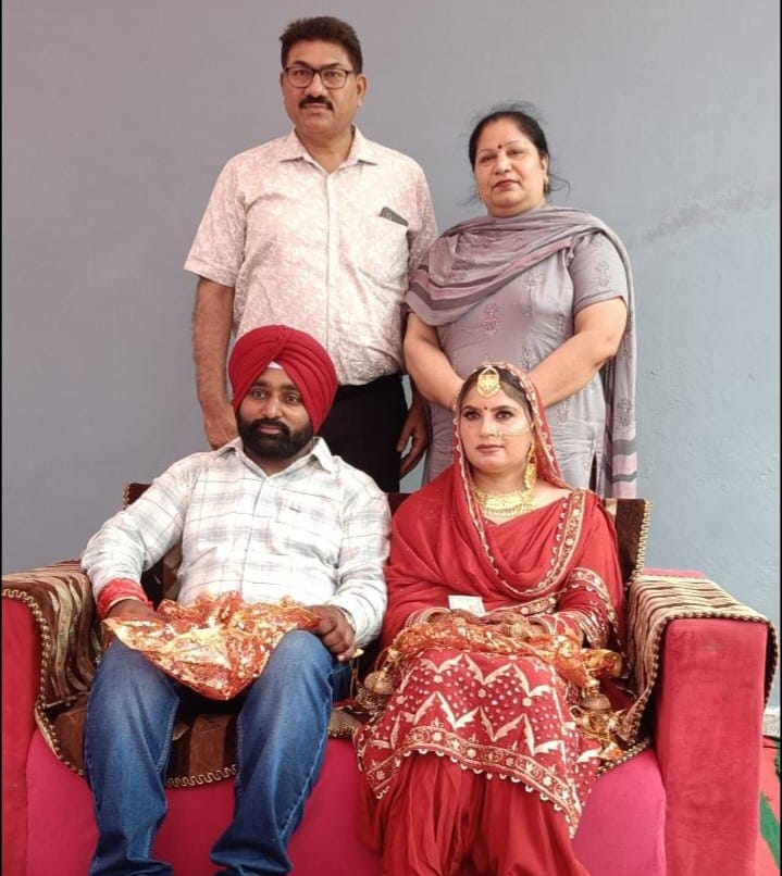 गांव खानपुर के डॉ. प्रभ हीर सिंह का विवाह गांव कांगड़ नूरपुर बेदी की राजिंदर कुमारी से हुआ